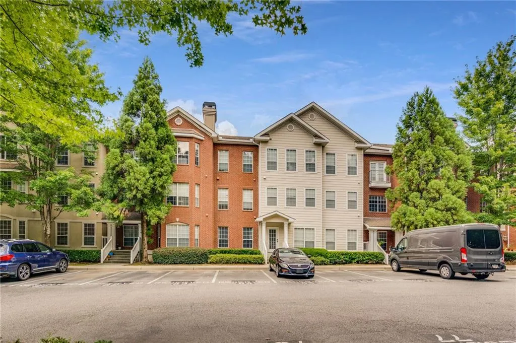 5641 Roswell Road Unit 212, Sandy Springs, Georgia 30342, 1 Bedroom Bedrooms, ,1 BathroomBathrooms,Residential,Sold,5641 Roswell Road Unit 212,6926825