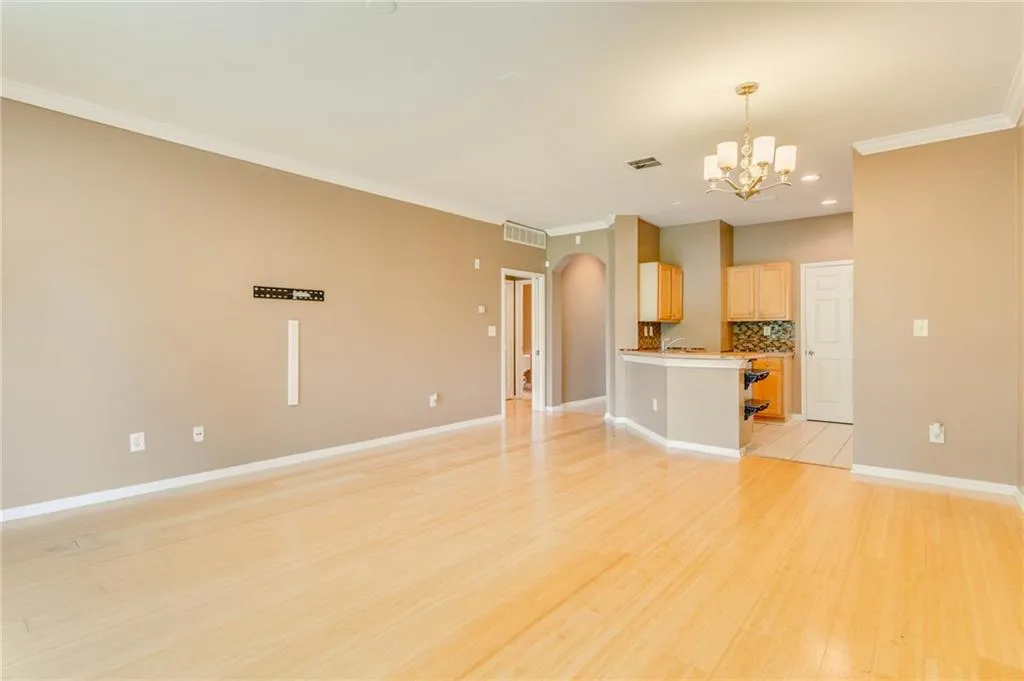 5641 Roswell Road Unit 212, Sandy Springs, Georgia 30342, 1 Bedroom Bedrooms, ,1 BathroomBathrooms,Residential,Sold,5641 Roswell Road Unit 212,6926825