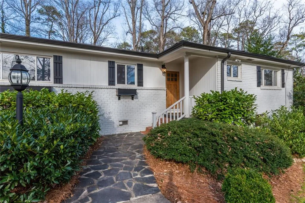 454 Carolwood Lane, Atlanta, Georgia 30342, 4 Bedrooms Bedrooms, ,3 BathroomsBathrooms,Residential,Sold,454 Carolwood Lane,6665883