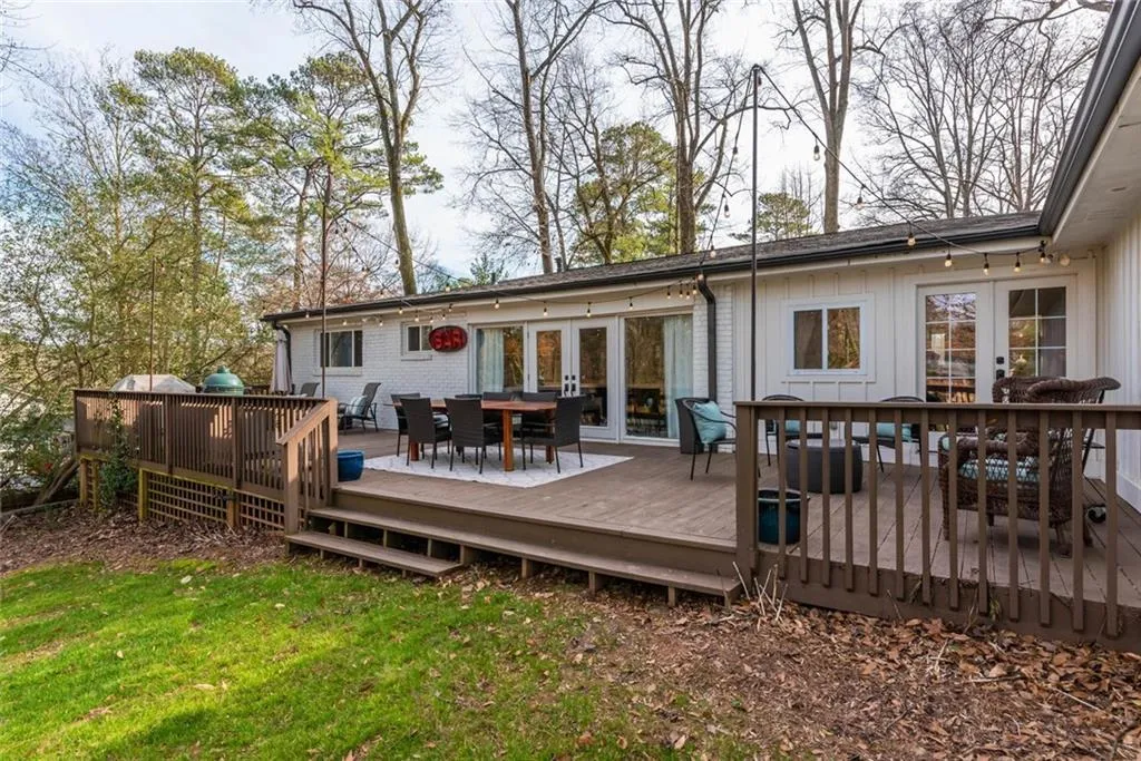 454 Carolwood Lane, Atlanta, Georgia 30342, 4 Bedrooms Bedrooms, ,3 BathroomsBathrooms,Residential,Sold,454 Carolwood Lane,6665883