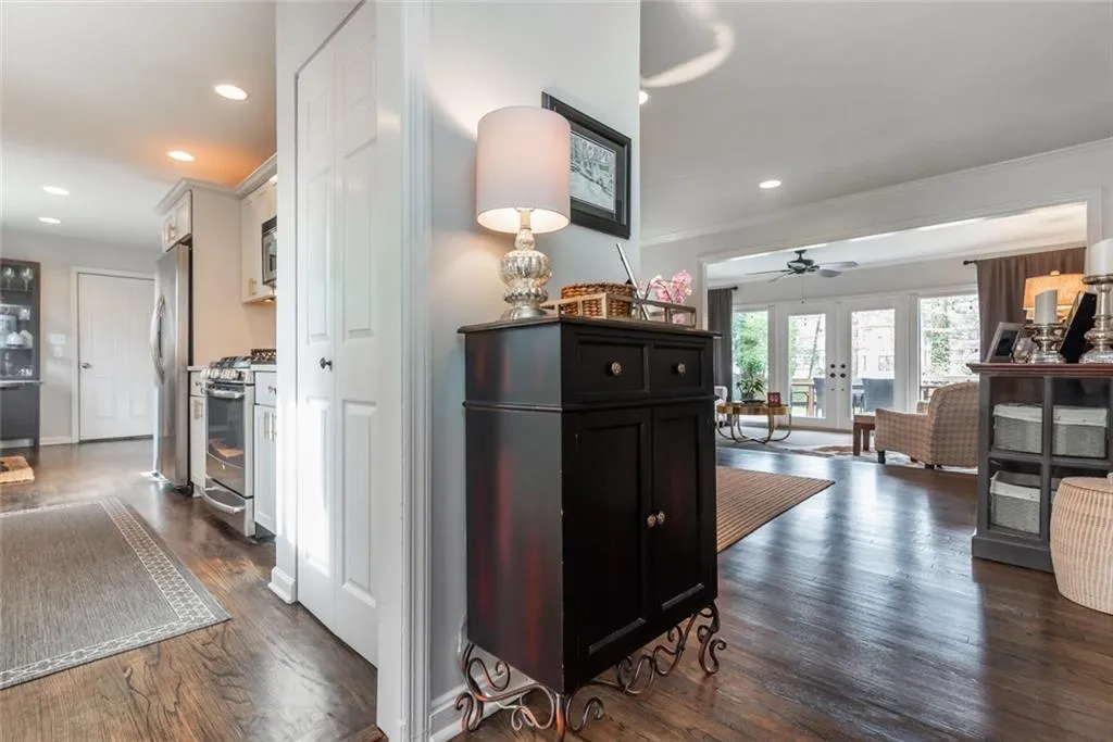 454 Carolwood Lane, Atlanta, Georgia 30342, 4 Bedrooms Bedrooms, ,3 BathroomsBathrooms,Residential,Sold,454 Carolwood Lane,6665883