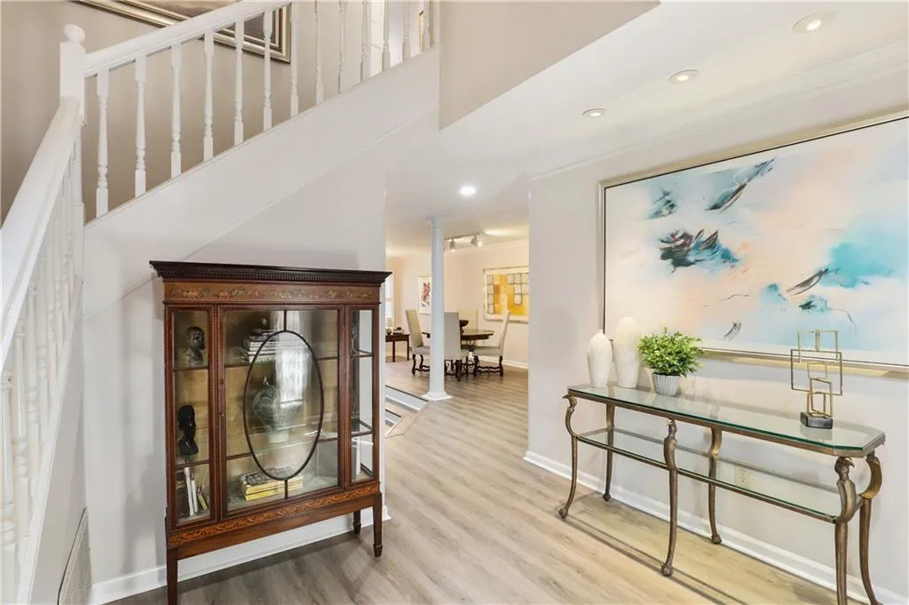 106 Bainbridge Drive, Sandy Springs, Georgia 30327, 3 Bedrooms Bedrooms, ,2 BathroomsBathrooms,Residential,Sold,106 Bainbridge Drive,6979500