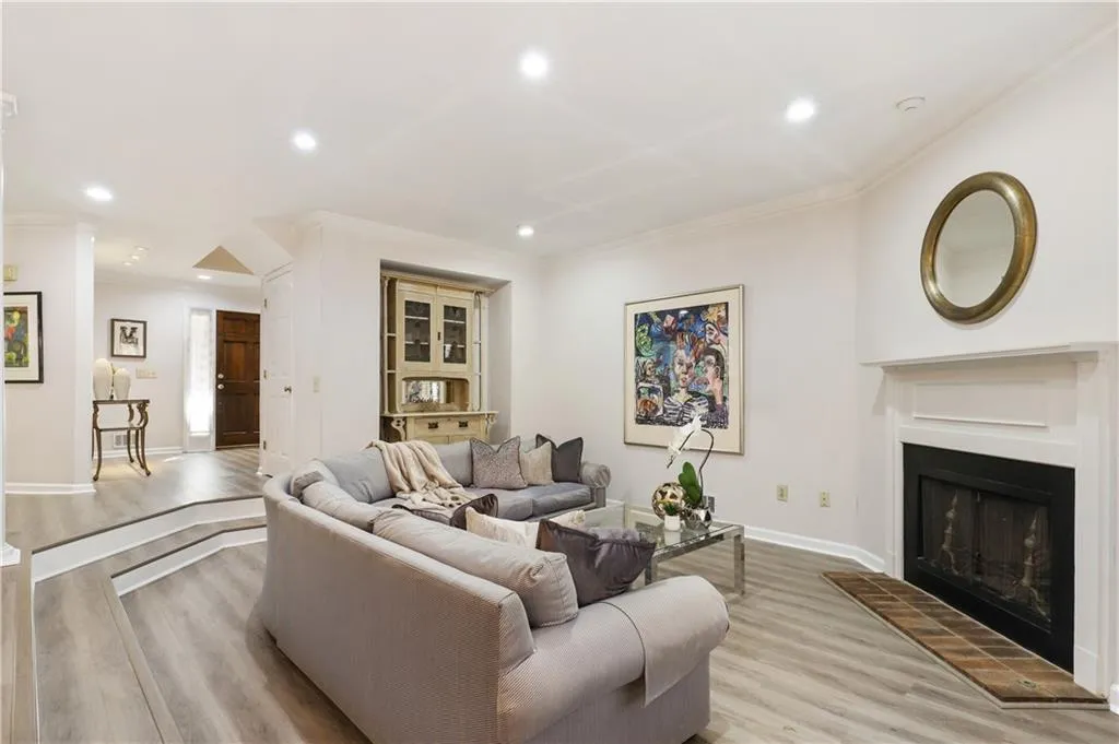 106 Bainbridge Drive, Sandy Springs, Georgia 30327, 3 Bedrooms Bedrooms, ,2 BathroomsBathrooms,Residential,Sold,106 Bainbridge Drive,6979500