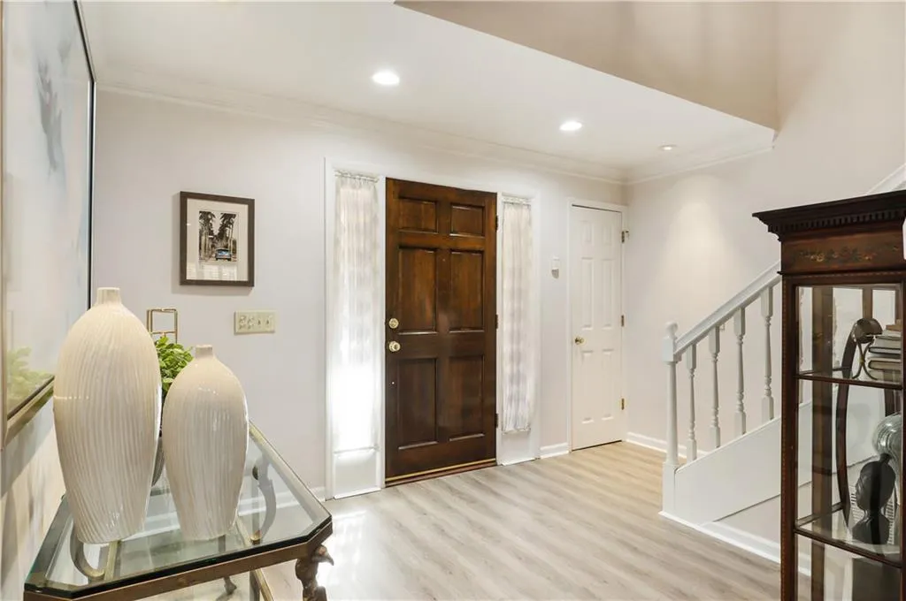 106 Bainbridge Drive, Sandy Springs, Georgia 30327, 3 Bedrooms Bedrooms, ,2 BathroomsBathrooms,Residential,Sold,106 Bainbridge Drive,6979500