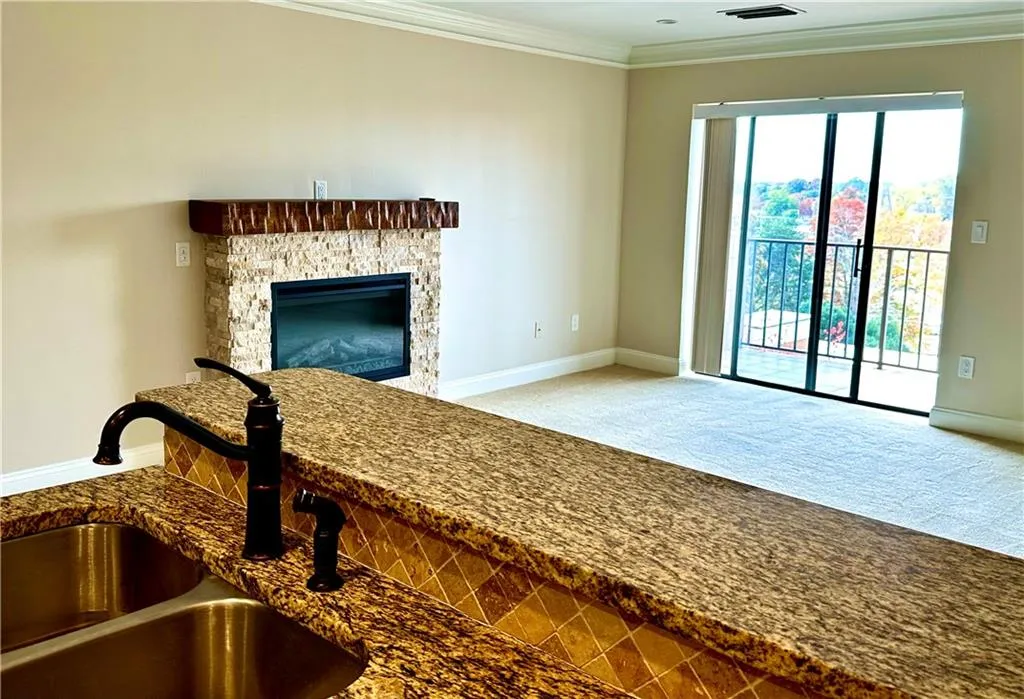 300 Johnson Ferry Road Ne Unit A712, Sandy Springs, Georgia 30328, 1 Bedroom Bedrooms, ,1 BathroomBathrooms,Residential,Sold,300 Johnson Ferry Road Ne Unit A712,7137551