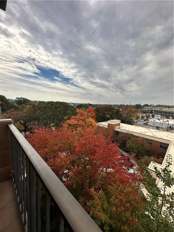 300 Johnson Ferry Road Ne Unit A712, Sandy Springs, Georgia 30328, 1 Bedroom Bedrooms, ,1 BathroomBathrooms,Residential,Sold,300 Johnson Ferry Road Ne Unit A712,7137551