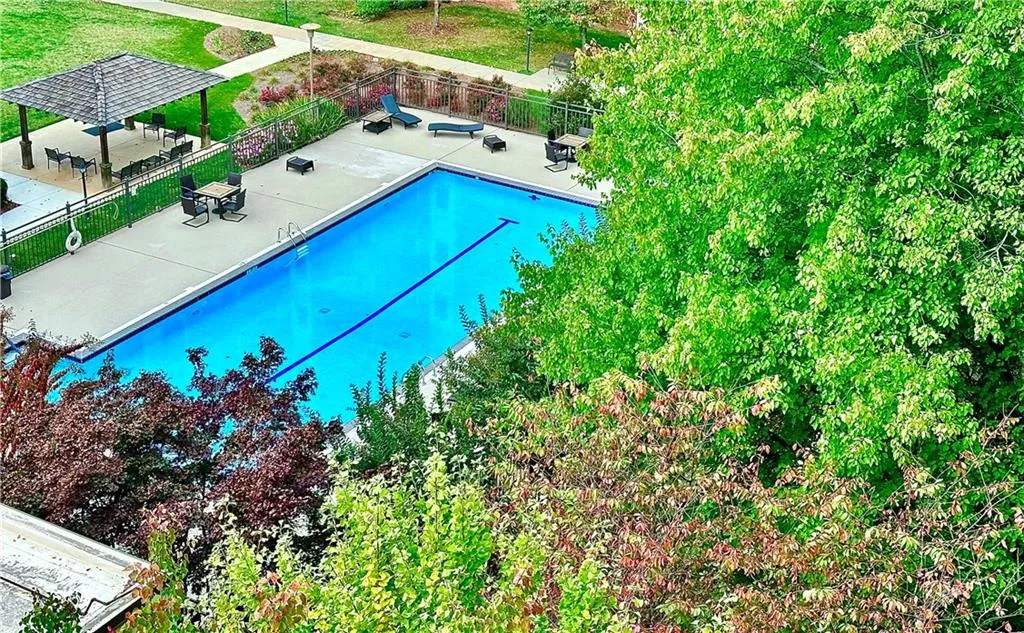 300 Johnson Ferry Road Ne Unit A712, Sandy Springs, Georgia 30328, 1 Bedroom Bedrooms, ,1 BathroomBathrooms,Residential,Sold,300 Johnson Ferry Road Ne Unit A712,7137551