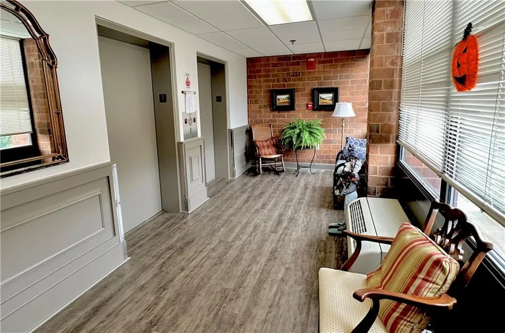 300 Johnson Ferry Road Ne Unit A712, Sandy Springs, Georgia 30328, 1 Bedroom Bedrooms, ,1 BathroomBathrooms,Residential,Sold,300 Johnson Ferry Road Ne Unit A712,7137551