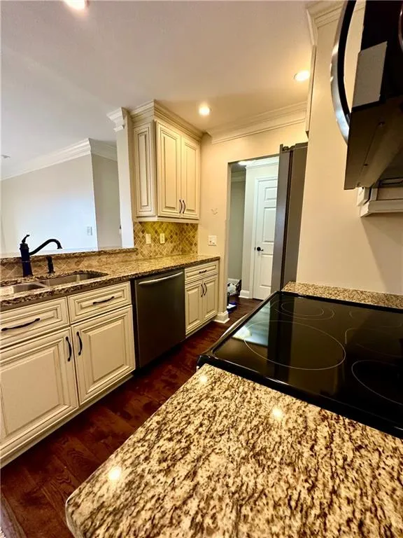 300 Johnson Ferry Road Ne Unit A712, Sandy Springs, Georgia 30328, 1 Bedroom Bedrooms, ,1 BathroomBathrooms,Residential,Sold,300 Johnson Ferry Road Ne Unit A712,7137551