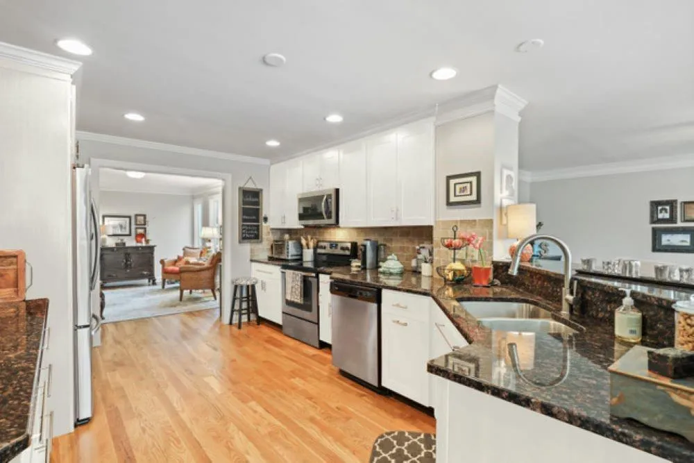 6124 Barfield Road, Sandy Springs, Georgia 30328, 4 Bedrooms Bedrooms, ,3 BathroomsBathrooms,Residential,Sold,6124 Barfield Road,6833894