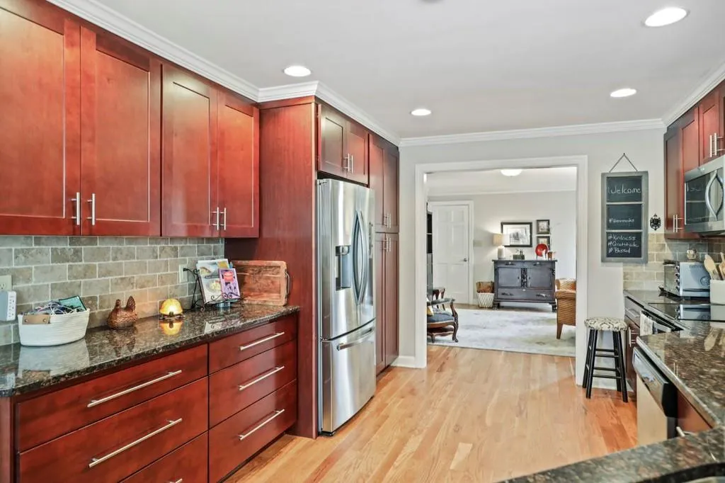 6124 Barfield Road, Sandy Springs, Georgia 30328, 4 Bedrooms Bedrooms, ,3 BathroomsBathrooms,Residential,Sold,6124 Barfield Road,6833894