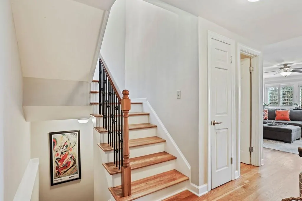 6124 Barfield Road, Sandy Springs, Georgia 30328, 4 Bedrooms Bedrooms, ,3 BathroomsBathrooms,Residential,Sold,6124 Barfield Road,6833894