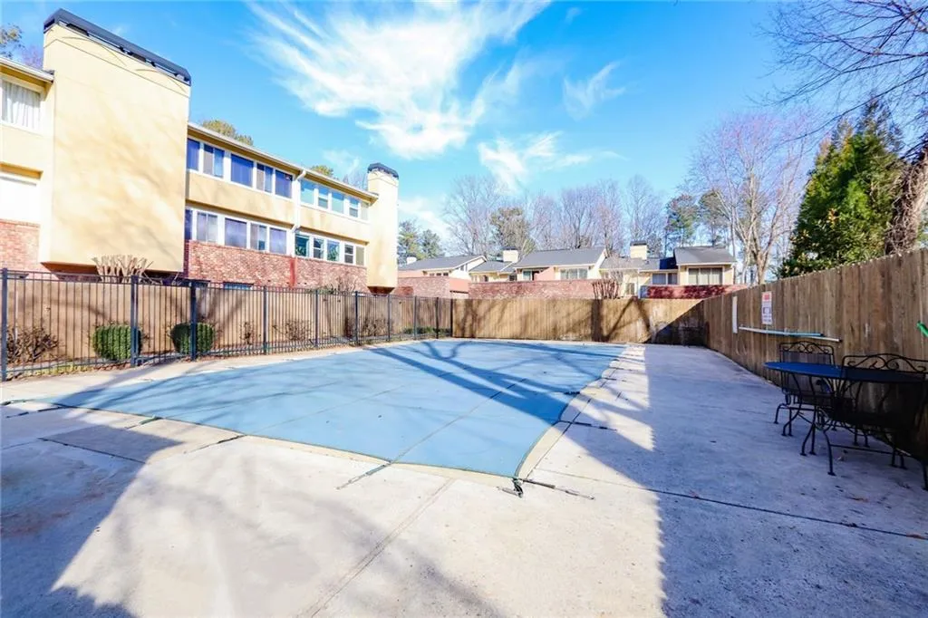 6124 Barfield Road, Sandy Springs, Georgia 30328, 4 Bedrooms Bedrooms, ,3 BathroomsBathrooms,Residential,Sold,6124 Barfield Road,6833894