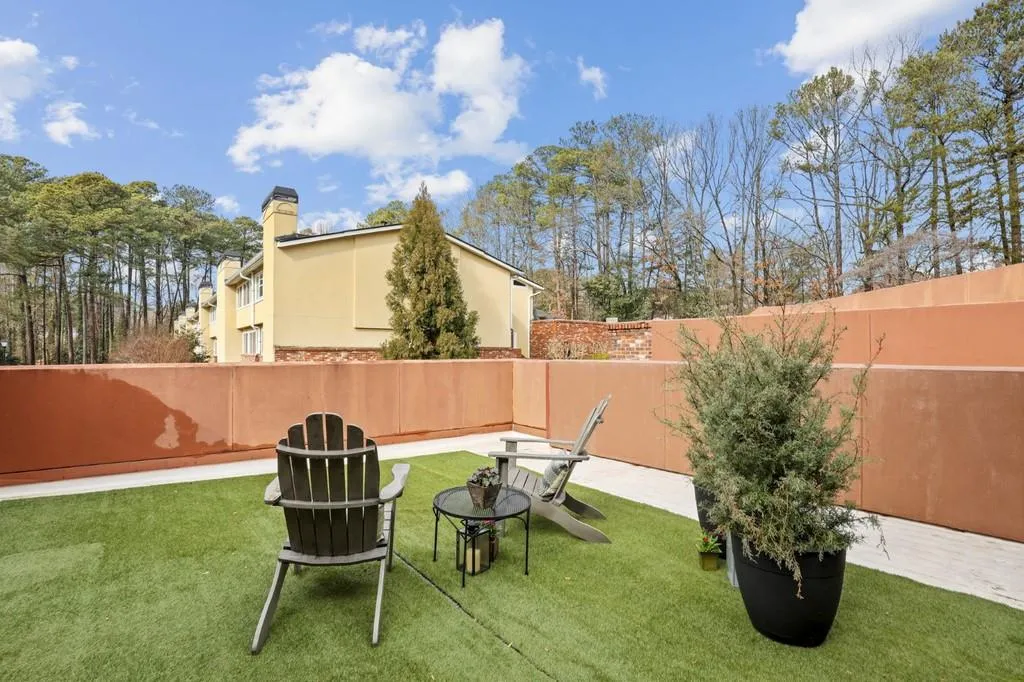 6124 Barfield Road, Sandy Springs, Georgia 30328, 4 Bedrooms Bedrooms, ,3 BathroomsBathrooms,Residential,Sold,6124 Barfield Road,6833894