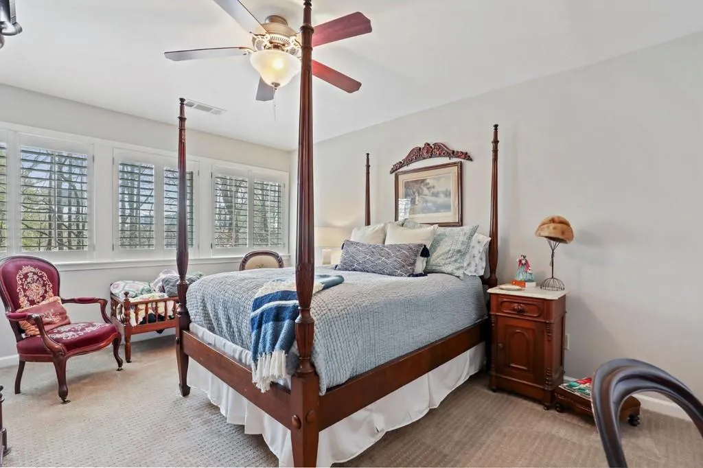 6124 Barfield Road, Sandy Springs, Georgia 30328, 4 Bedrooms Bedrooms, ,3 BathroomsBathrooms,Residential,Sold,6124 Barfield Road,6833894