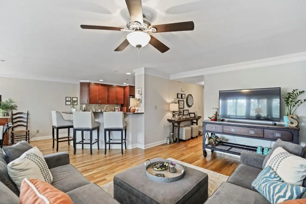 6124 Barfield Road, Sandy Springs, Georgia 30328, 4 Bedrooms Bedrooms, ,3 BathroomsBathrooms,Residential,Sold,6124 Barfield Road,6833894