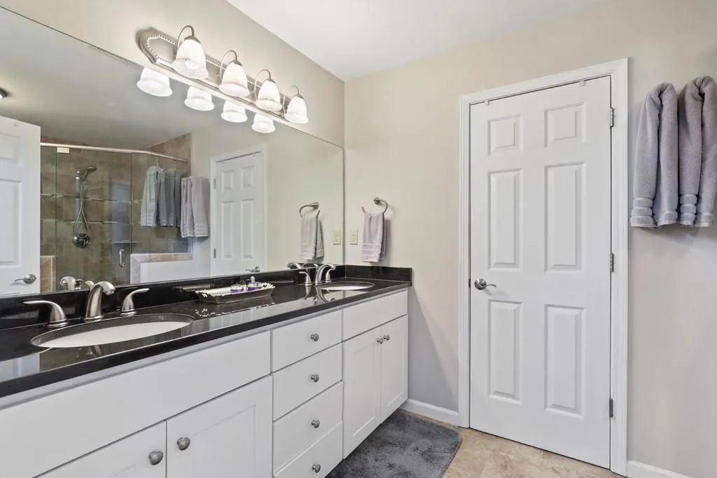 6124 Barfield Road, Sandy Springs, Georgia 30328, 4 Bedrooms Bedrooms, ,3 BathroomsBathrooms,Residential,Sold,6124 Barfield Road,6833894
