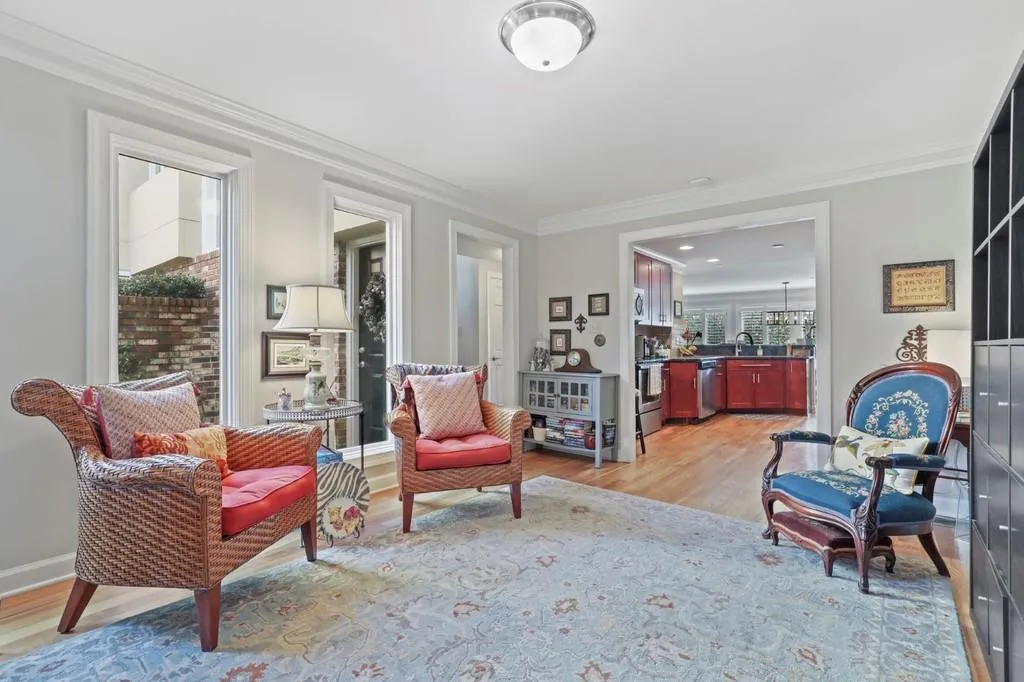 6124 Barfield Road, Sandy Springs, Georgia 30328, 4 Bedrooms Bedrooms, ,3 BathroomsBathrooms,Residential,Sold,6124 Barfield Road,6833894