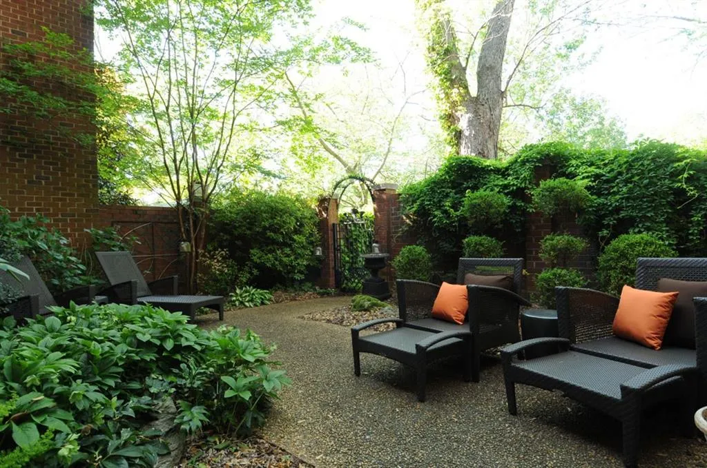 423 Ne Jefferson Circle Unit 423, Atlanta, Georgia 30328, 3 Bedrooms Bedrooms, ,2 BathroomsBathrooms,Residential,Sold,423 Ne Jefferson Circle Unit 423,5639553