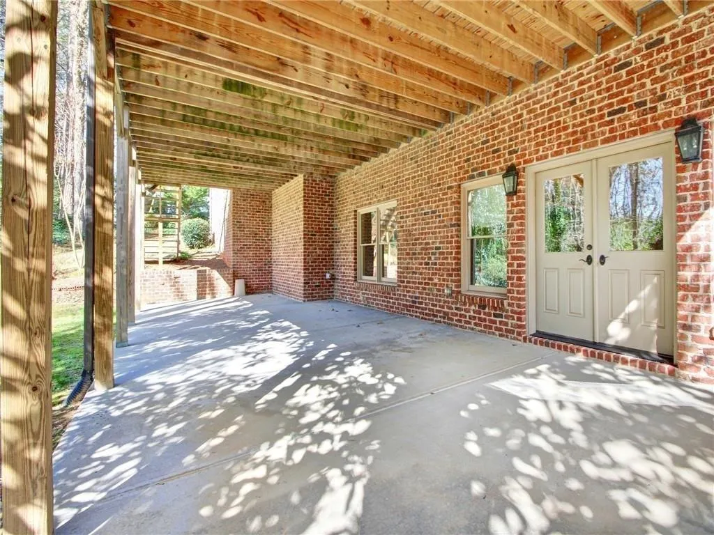 585 Franklin Road, Sandy Springs, Georgia 30342, 4 Bedrooms Bedrooms, ,3 BathroomsBathrooms,Residential,Sold,585 Franklin Road,6528147