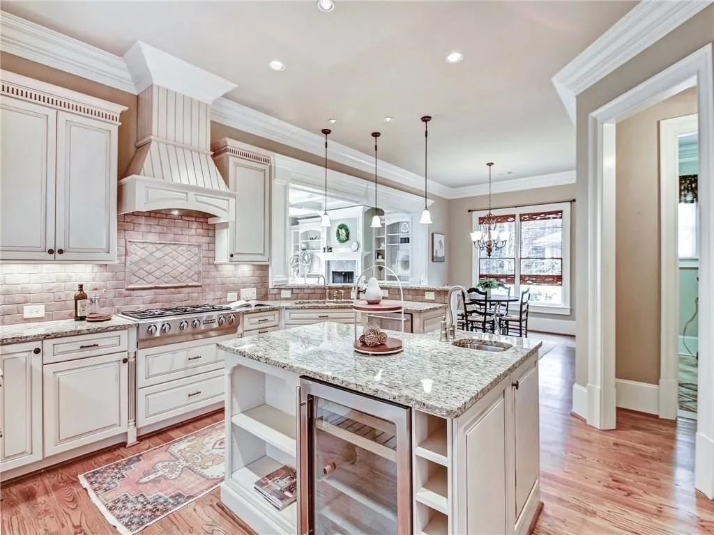 585 Franklin Road, Sandy Springs, Georgia 30342, 4 Bedrooms Bedrooms, ,3 BathroomsBathrooms,Residential,Sold,585 Franklin Road,6528147