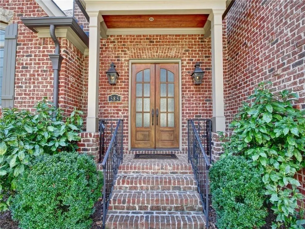 585 Franklin Road, Sandy Springs, Georgia 30342, 4 Bedrooms Bedrooms, ,3 BathroomsBathrooms,Residential,Sold,585 Franklin Road,6528147
