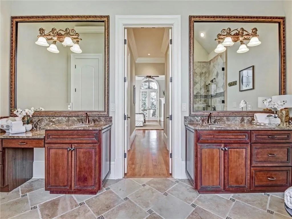 585 Franklin Road, Sandy Springs, Georgia 30342, 4 Bedrooms Bedrooms, ,3 BathroomsBathrooms,Residential,Sold,585 Franklin Road,6528147