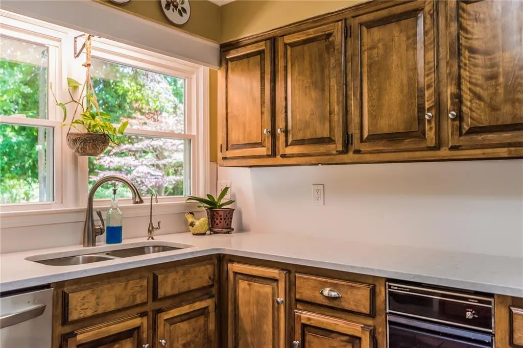 7583 Spalding Lane, Sandy Springs, Georgia 30350, 4 Bedrooms Bedrooms, ,3 BathroomsBathrooms,Residential,Sold,7583 Spalding Lane,5847987