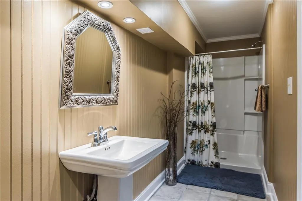 7583 Spalding Lane, Sandy Springs, Georgia 30350, 4 Bedrooms Bedrooms, ,3 BathroomsBathrooms,Residential,Sold,7583 Spalding Lane,5847987