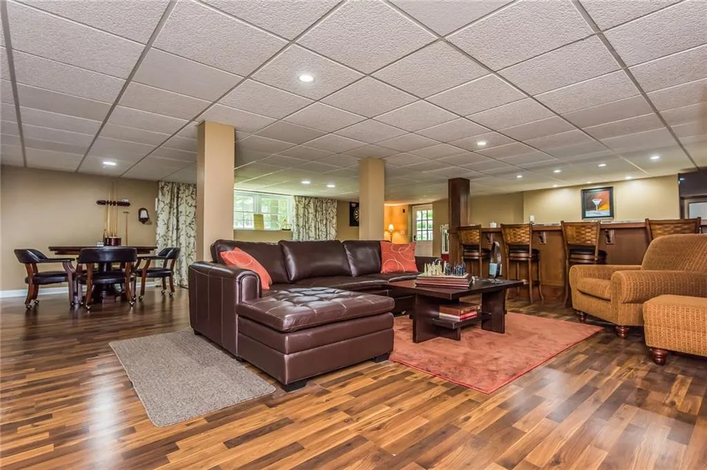 7583 Spalding Lane, Sandy Springs, Georgia 30350, 4 Bedrooms Bedrooms, ,3 BathroomsBathrooms,Residential,Sold,7583 Spalding Lane,5847987