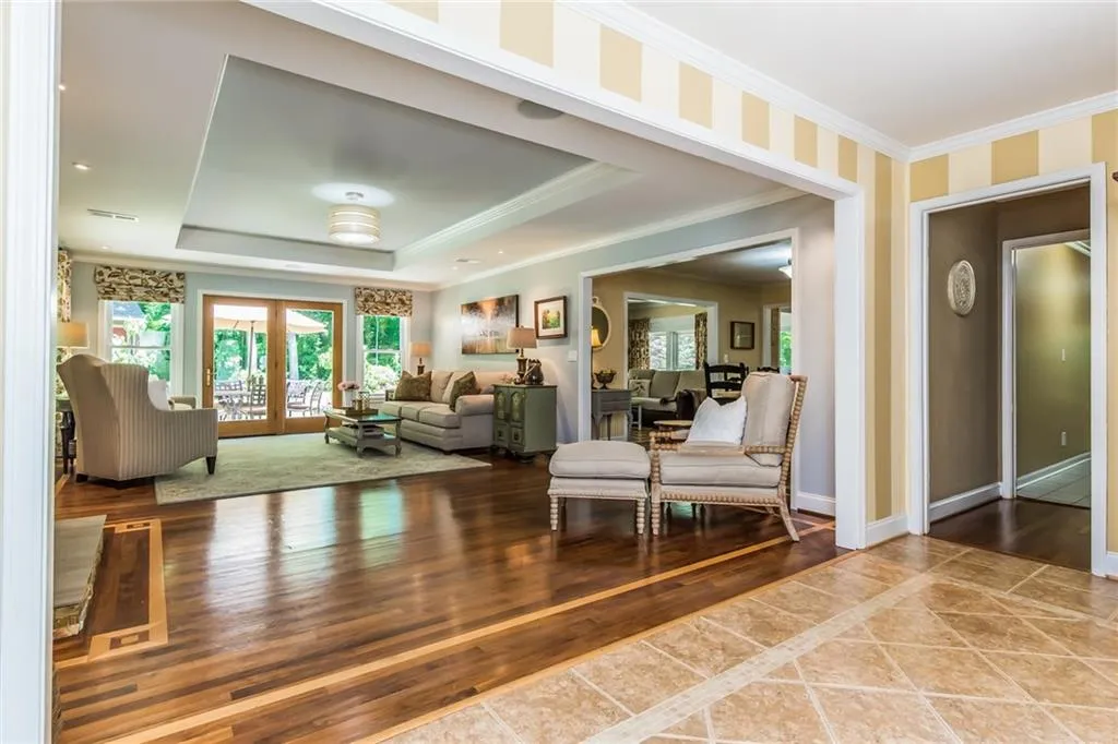 7583 Spalding Lane, Sandy Springs, Georgia 30350, 4 Bedrooms Bedrooms, ,3 BathroomsBathrooms,Residential,Sold,7583 Spalding Lane,5847987