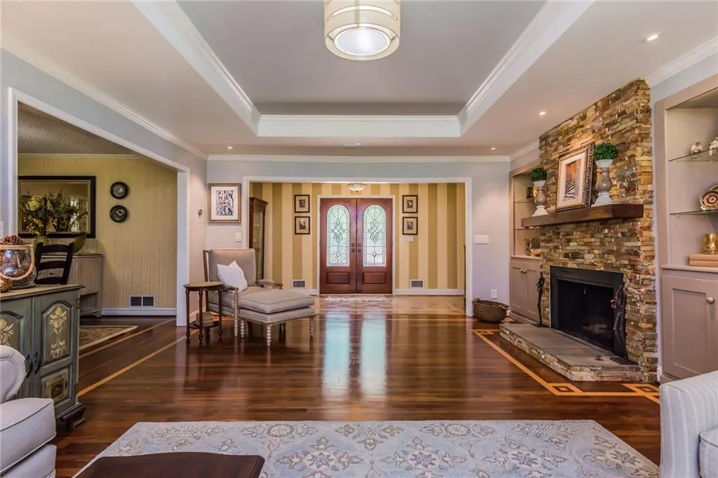 7583 Spalding Lane, Sandy Springs, Georgia 30350, 4 Bedrooms Bedrooms, ,3 BathroomsBathrooms,Residential,Sold,7583 Spalding Lane,5847987