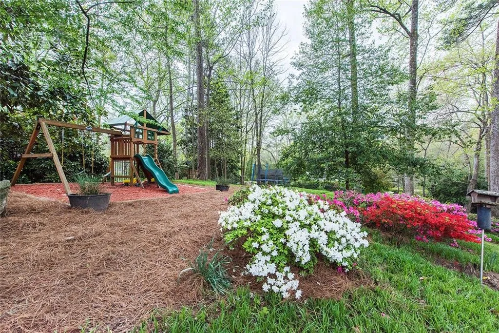 6250 Weatherly Drive, Atlanta, Georgia 30328, 5 Bedrooms Bedrooms, ,3 BathroomsBathrooms,Residential,Sold,6250 Weatherly Drive,7181565