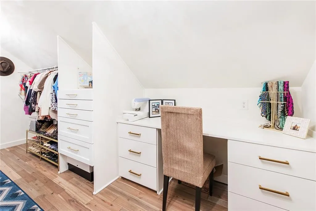 6250 Weatherly Drive, Atlanta, Georgia 30328, 5 Bedrooms Bedrooms, ,3 BathroomsBathrooms,Residential,Sold,6250 Weatherly Drive,7181565