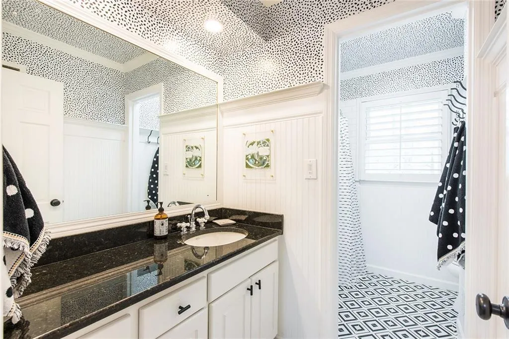 6250 Weatherly Drive, Atlanta, Georgia 30328, 5 Bedrooms Bedrooms, ,3 BathroomsBathrooms,Residential,Sold,6250 Weatherly Drive,7181565