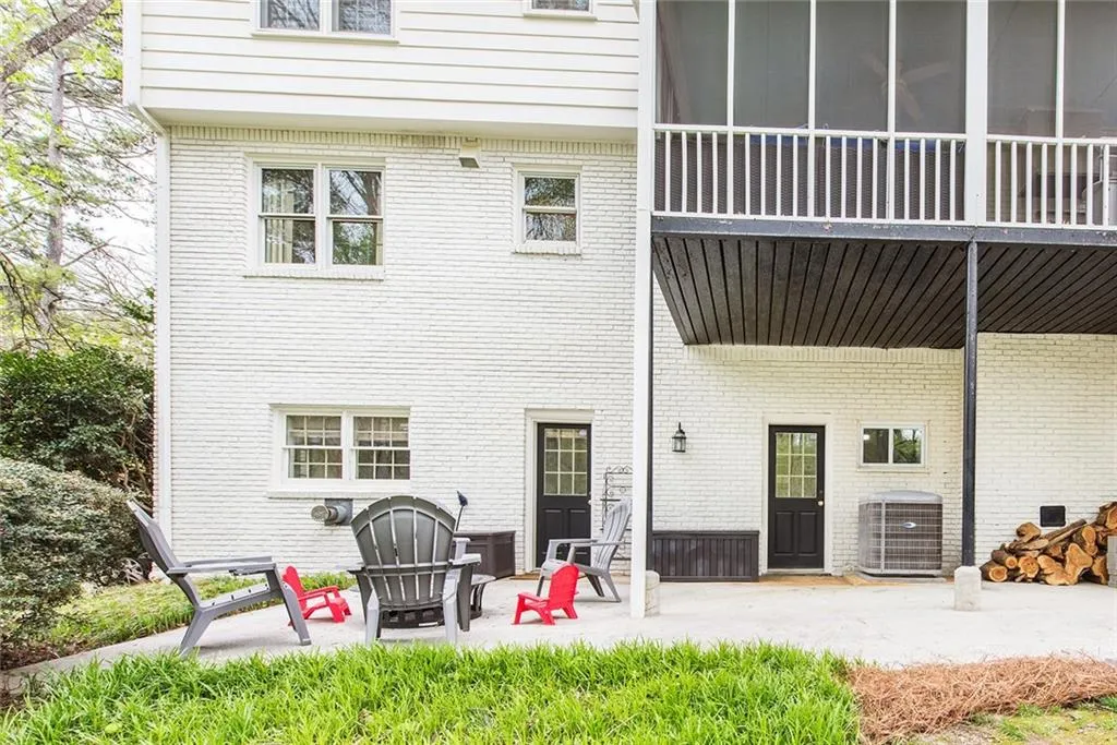 6250 Weatherly Drive, Atlanta, Georgia 30328, 5 Bedrooms Bedrooms, ,3 BathroomsBathrooms,Residential,Sold,6250 Weatherly Drive,7181565