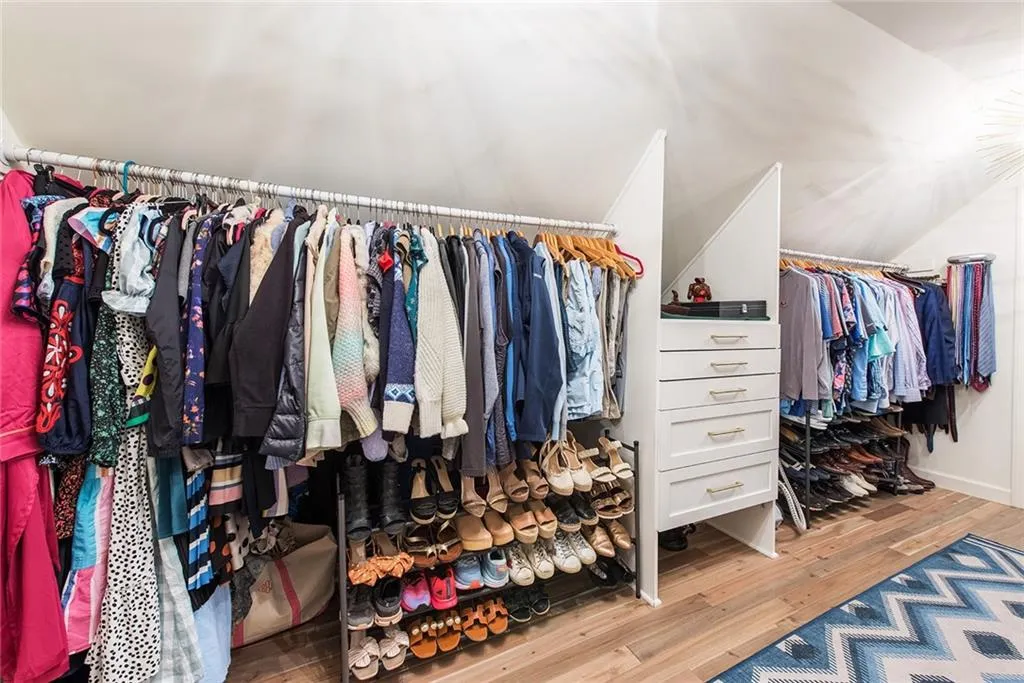 6250 Weatherly Drive, Atlanta, Georgia 30328, 5 Bedrooms Bedrooms, ,3 BathroomsBathrooms,Residential,Sold,6250 Weatherly Drive,7181565