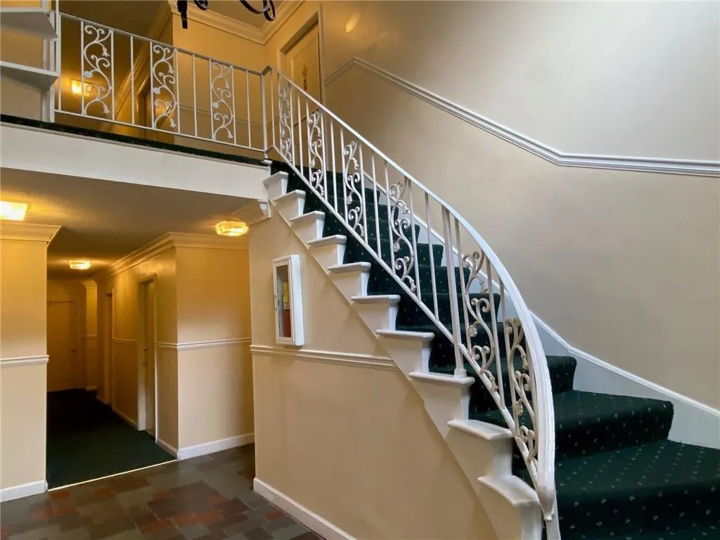 6851 Roswell Road Ne Unit F33, Atlanta, Georgia 30328, 2 Bedrooms Bedrooms, ,2 BathroomsBathrooms,Residential,Sold,6851 Roswell Road Ne Unit F33,6819949