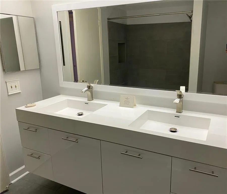 6851 Roswell Road Ne Unit F33, Atlanta, Georgia 30328, 2 Bedrooms Bedrooms, ,2 BathroomsBathrooms,Residential,Sold,6851 Roswell Road Ne Unit F33,6819949