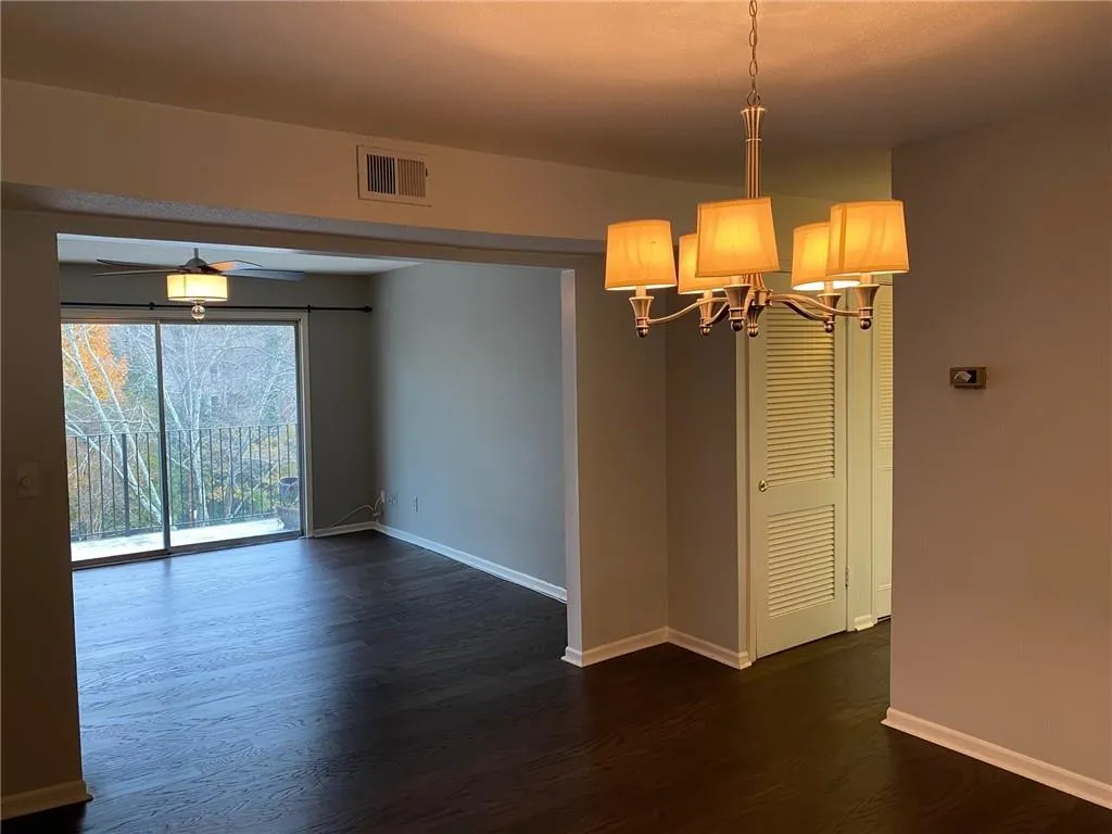 6851 Roswell Road Ne Unit F33, Atlanta, Georgia 30328, 2 Bedrooms Bedrooms, ,2 BathroomsBathrooms,Residential,Sold,6851 Roswell Road Ne Unit F33,6819949