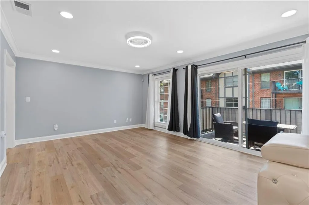 6851 Roswell Road Unit F36, Atlanta, Georgia 30328, 1 Bedroom Bedrooms, ,1 BathroomBathrooms,Residential,For Sale,6851 Roswell Road Unit F36,7759300