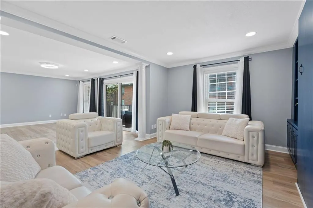 6851 Roswell Road Unit F36, Atlanta, Georgia 30328, 1 Bedroom Bedrooms, ,1 BathroomBathrooms,Residential,For Sale,6851 Roswell Road Unit F36,7759300