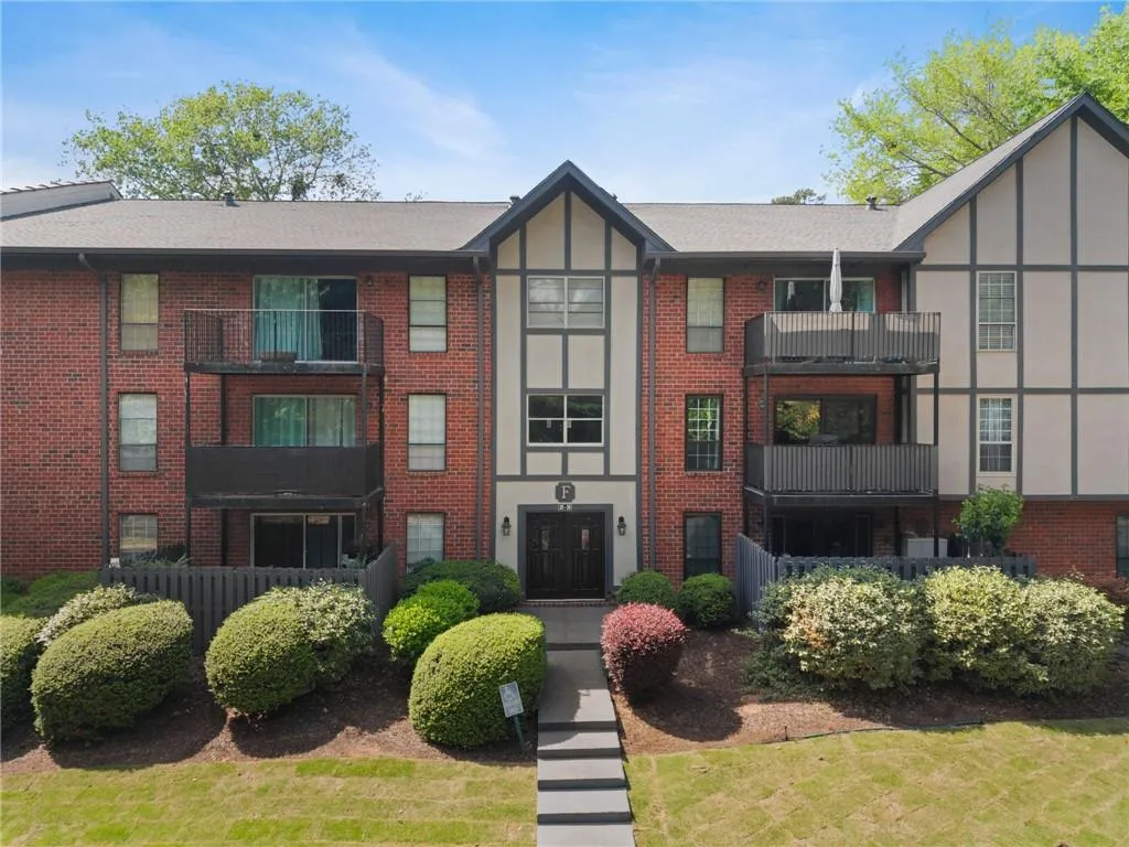 6851 Roswell Road Unit F36, Atlanta, Georgia 30328, 1 Bedroom Bedrooms, ,1 BathroomBathrooms,Residential,For Sale,6851 Roswell Road Unit F36,7759300