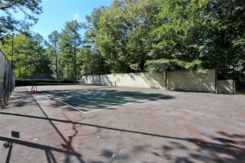 5149 Roswell Road Unit 2, Atlanta, Georgia 30342, 2 Bedrooms Bedrooms, ,2 BathroomsBathrooms,Residential,Sold,5149 Roswell Road Unit 2,5917860