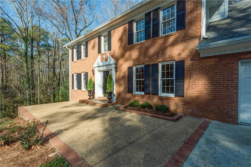 30 Stewart Drive, Atlanta, Georgia 30342, 4 Bedrooms Bedrooms, ,3 BathroomsBathrooms,Residential,Sold,30 Stewart Drive,5797665