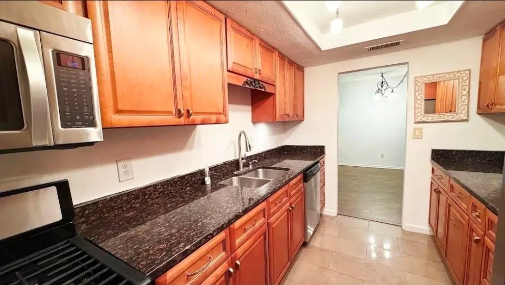 6851 Roswell Road Unit K1, Atlanta, Georgia 30328, 2 Bedrooms Bedrooms, ,2 BathroomsBathrooms,Residential,For Sale,6851 Roswell Road Unit K1,7763419