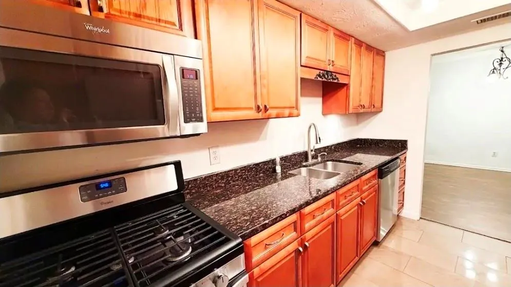 6851 Roswell Road Unit K1, Atlanta, Georgia 30328, 2 Bedrooms Bedrooms, ,2 BathroomsBathrooms,Residential,For Sale,6851 Roswell Road Unit K1,7763419