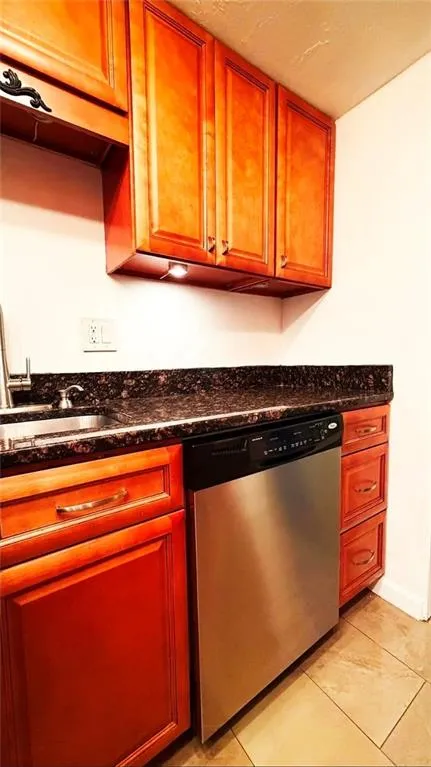 6851 Roswell Road Unit K1, Atlanta, Georgia 30328, 2 Bedrooms Bedrooms, ,2 BathroomsBathrooms,Residential,For Sale,6851 Roswell Road Unit K1,7763419