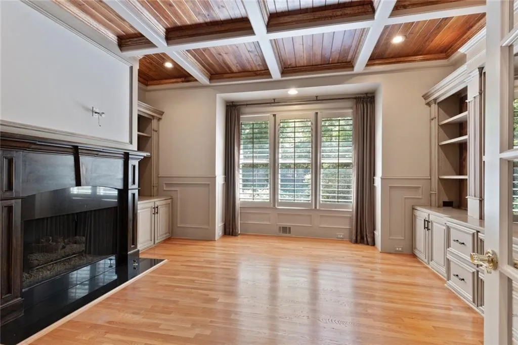 110 Green Falls Point, Sandy Springs, Georgia 30350, 7 Bedrooms Bedrooms, ,7 BathroomsBathrooms,Residential,Sold,110 Green Falls Point,7042071