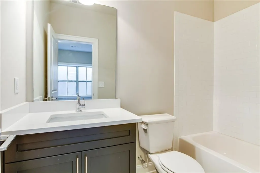 4204 Deming Circle Unit 120, Sandy Springs, Georgia 30342, 3 Bedrooms Bedrooms, ,3 BathroomsBathrooms,Residential,Sold,4204 Deming Circle Unit 120,5714881